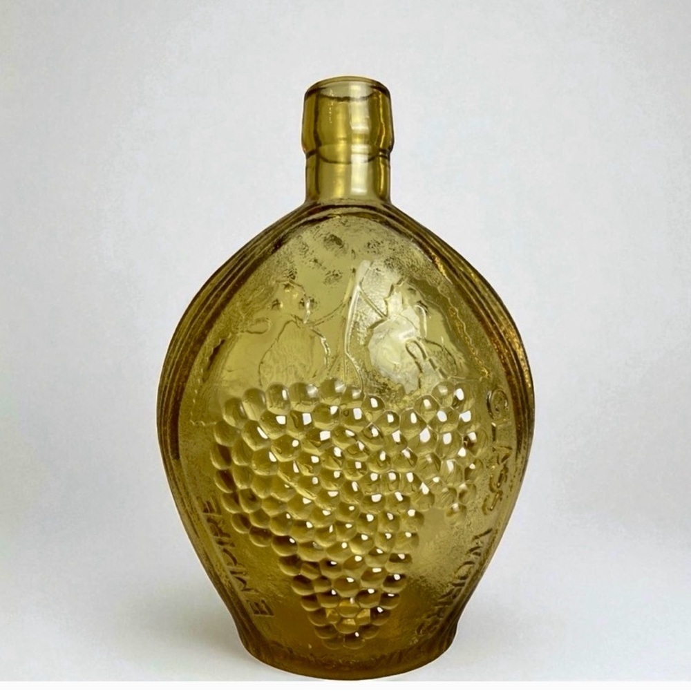 Vintage Empire Glass Amber Eagle & Grapes Flask Bottle MCM - Picture 3 of 9
